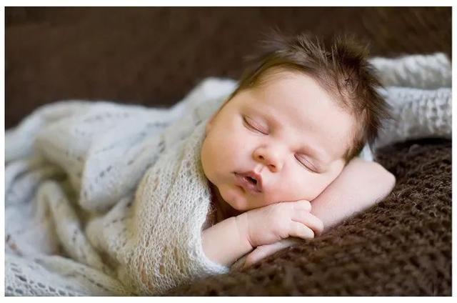 婴儿抱被需要自己准备吗（关于婴儿抱被的知识点）(4)